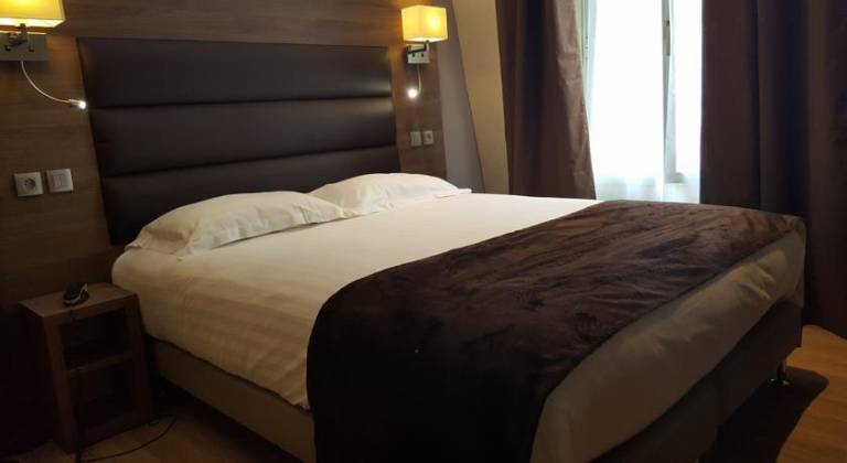 Renoir Hotel