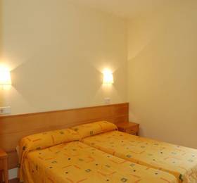 Desmais Apartments в Менорке