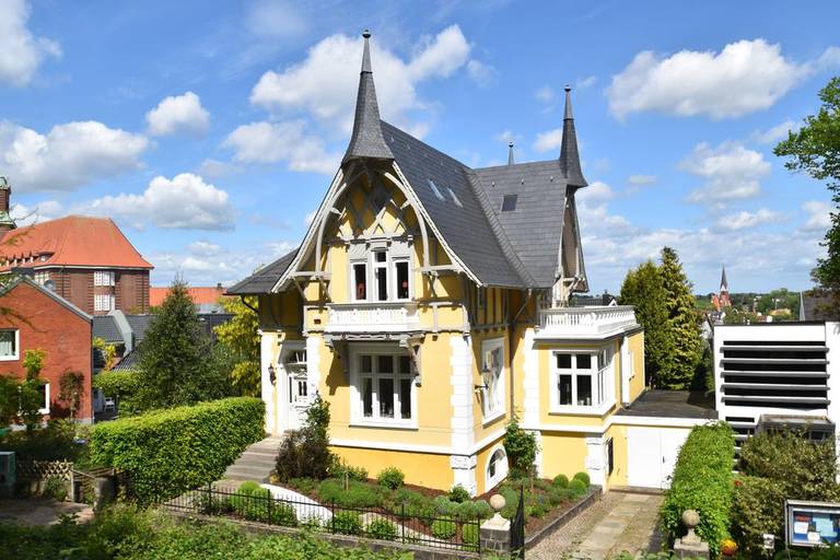 Gelbe Villa auf dem Museumsberg