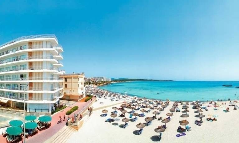 Universal Hotel Perla
