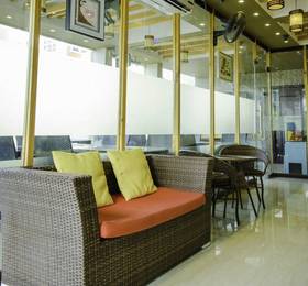 Clear sky Inn by Wonderland Maldives, Hulhumale в Мале