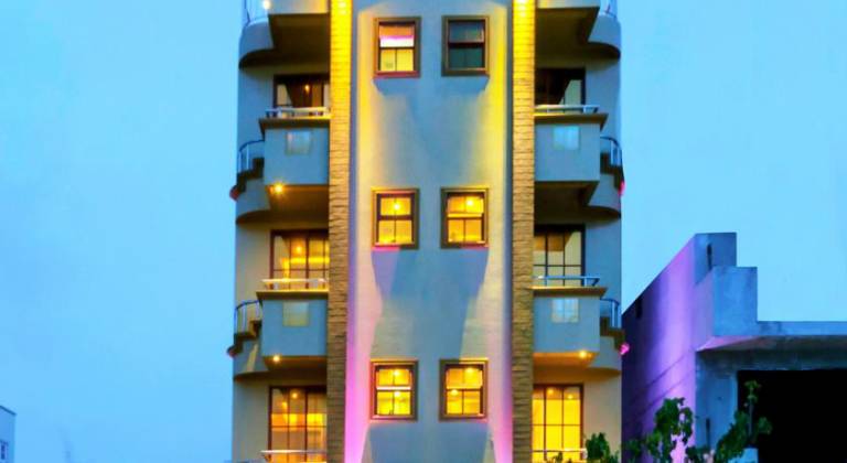 Clear sky Inn by Wonderland Maldives, Hulhumale