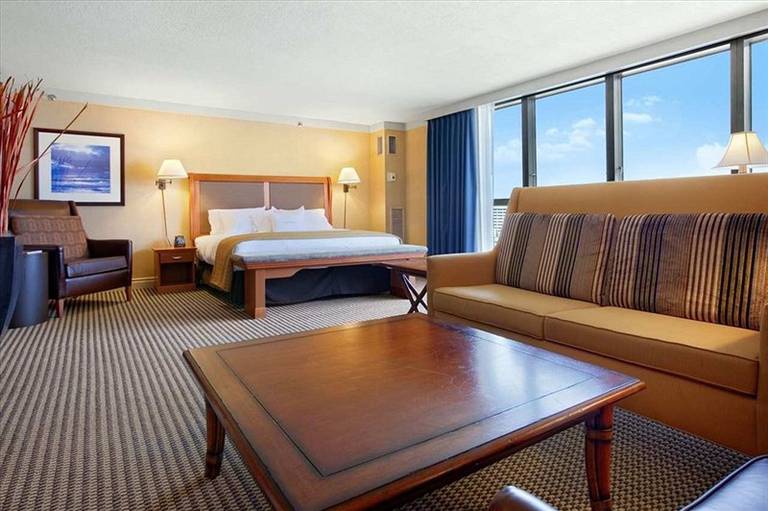 DoubleTree by Hilton & Miami Airport Convention Center