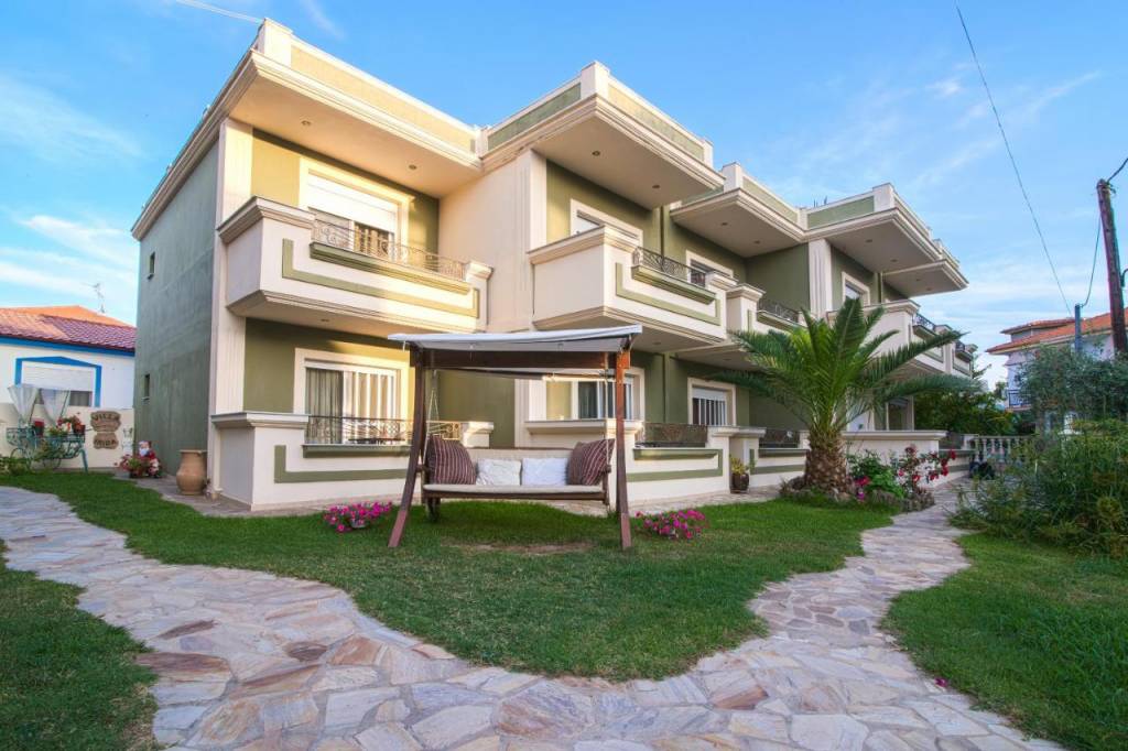 Villa Irida, Potos 4*