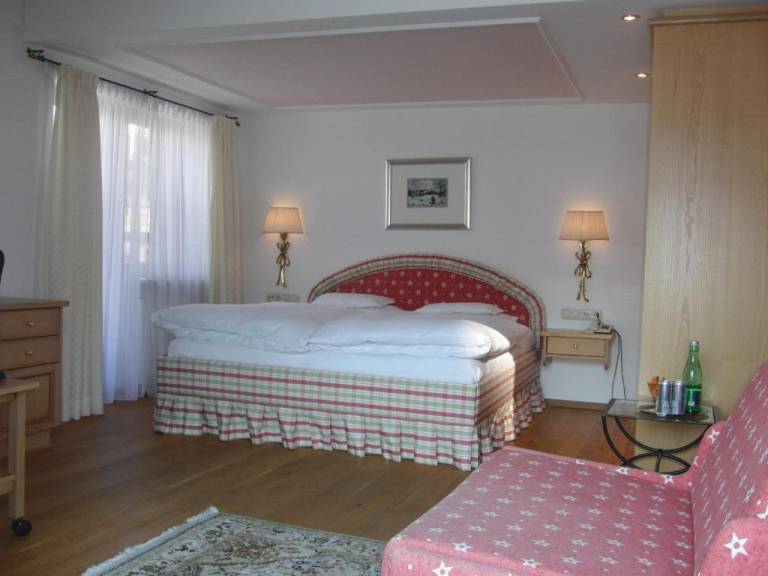 Hotel-Garni Sursilva