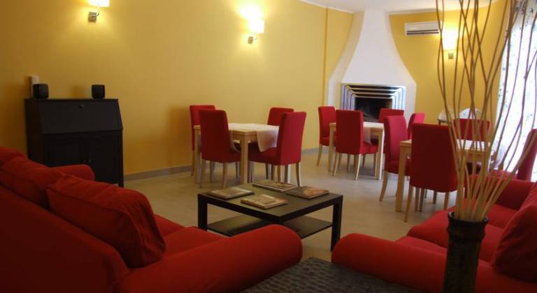 B&B Neapolis