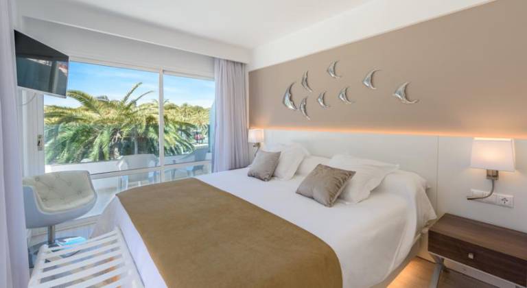 Plaza Beach Boutique Hotel