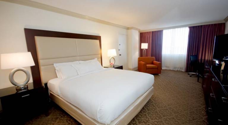 Hilton Palm Beach Airport