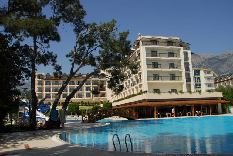 Palmet Resort