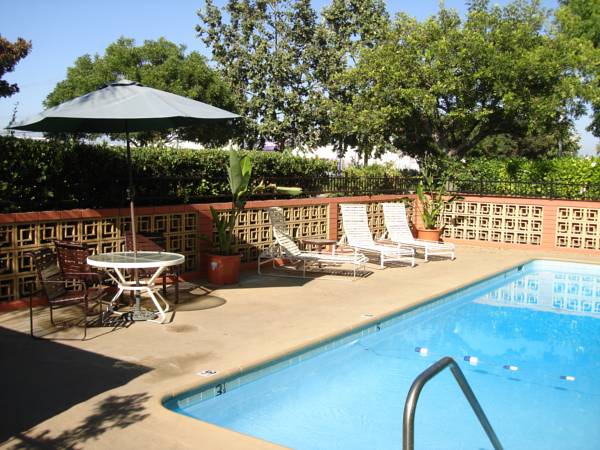 Anaheim Executive Inn & Suites