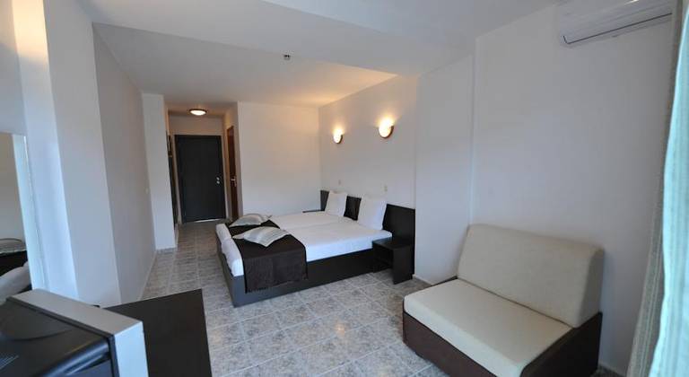 Party Hotel