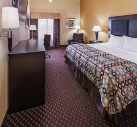 Туры в La Quinta Inn & Suites Alvarado в США