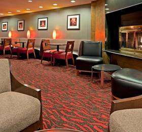 LaGuardia Plaza Hotel - New York в Нью-Йорке