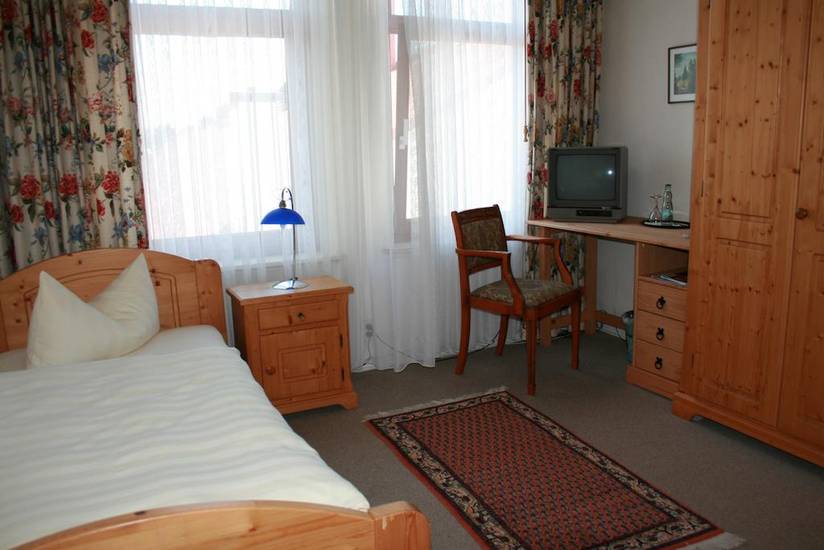 Hotel Zur Krone 2* Германия, Бад-Пирмонт