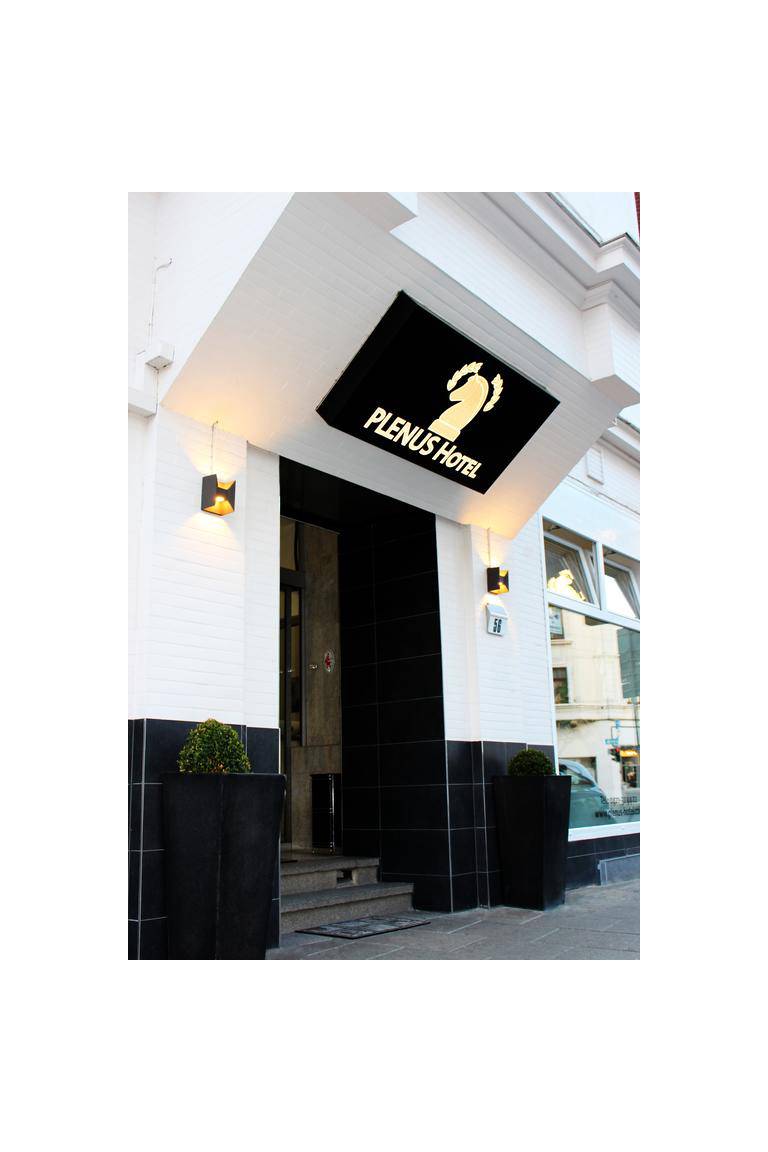 Plenus Hotel