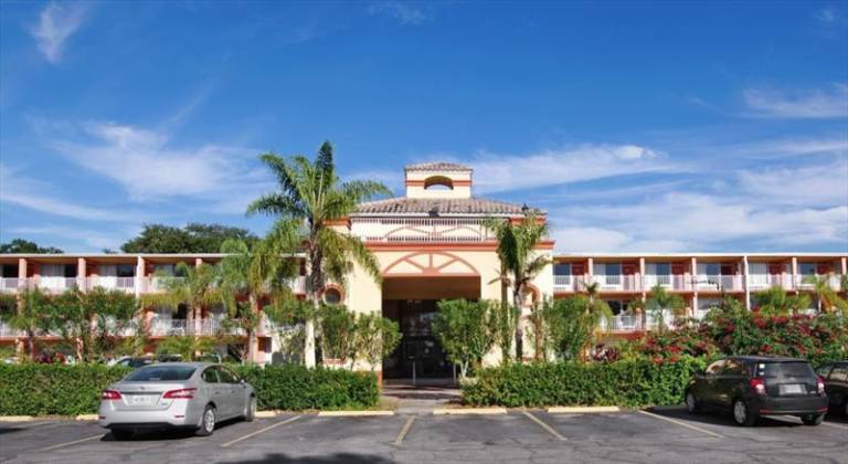 Howard Johnson Inn Tropical Palms