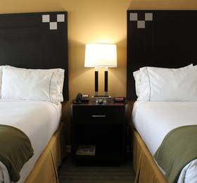 Holiday Inn Express Van Nuys в Лос-Анджелесе