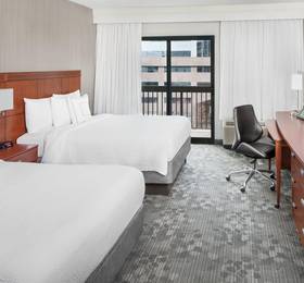 Courtyard Jersey City Newport в Неварк Нью-Джерси