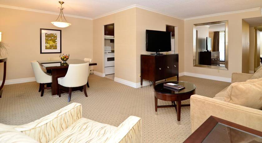 Albert at Bay Suite Hotel 3* Канада, Оттава