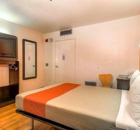 Туры в Motel 6 Carlsbad South в США
