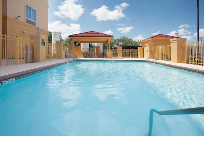 La Quinta Inn & Suites San Antonio The Dominion