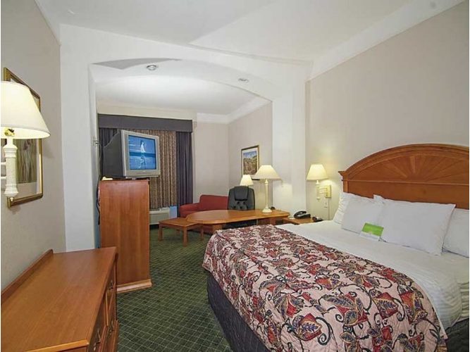 La Quinta Inn & Suites San Antonio North Stone Oak
