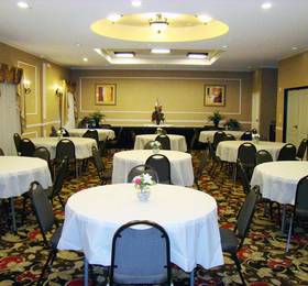 Туры в La Quinta Inn & Suites Garland Harbor Point в США