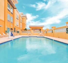 La Quinta Inn & Suites Conroe в Джексонвилле