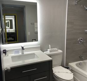 Emerald Coast Inn & Suites в Джексонвилле