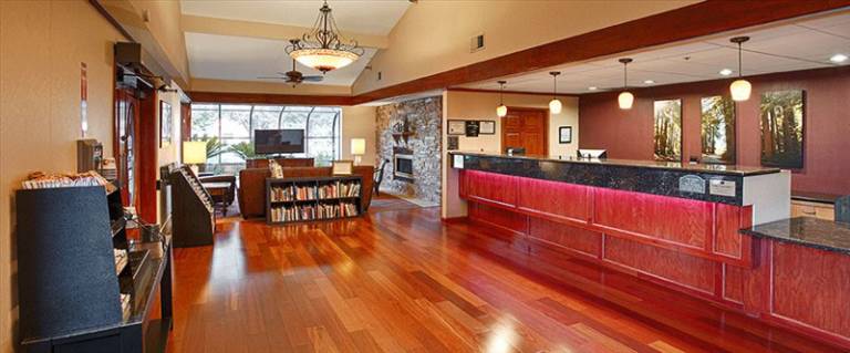Best Western Plus Forest Park Inn