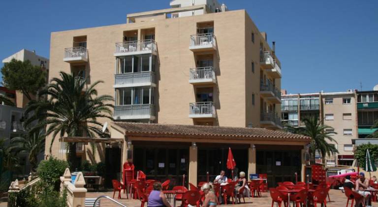 Palm Court Apartments