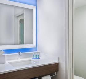 Holiday Inn Express Hotel & Suites Universal Studios Orlando в Орландо