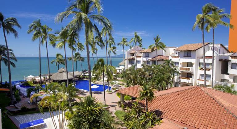 Plaza Pelicanos Club Beach Resort
