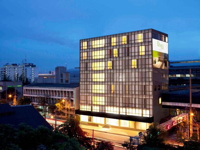 D Varee Xpress Makkasan