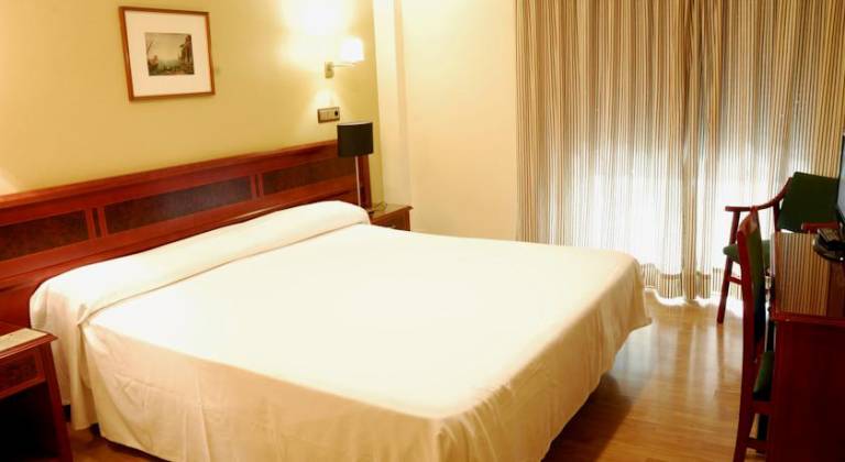 Reyes Catolicos Hotel