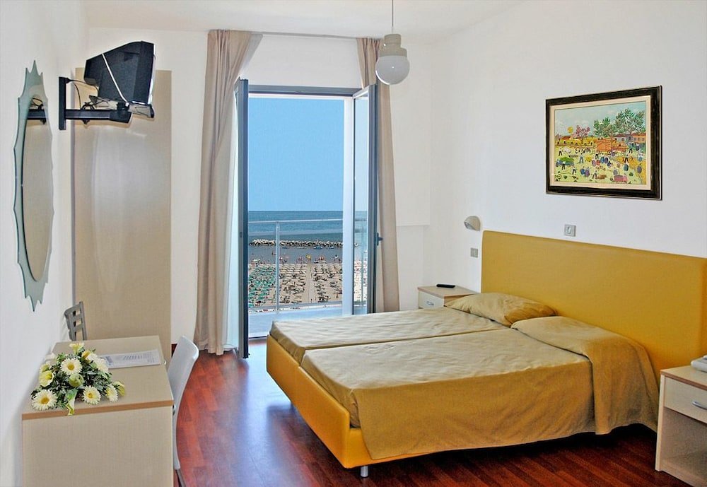 Majestic Hotel 3*