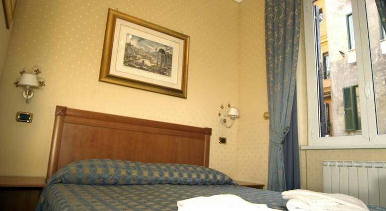 Hotel Holiday