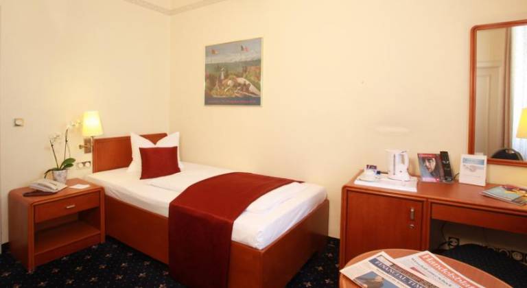 Monopol Hotel