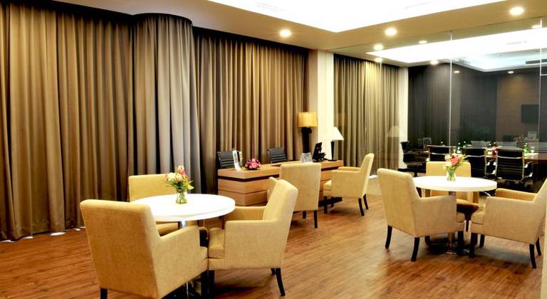Discovery Hotel & Convention Ancol