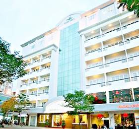 Liberty Hotel Saigon Greenview в Хошимине