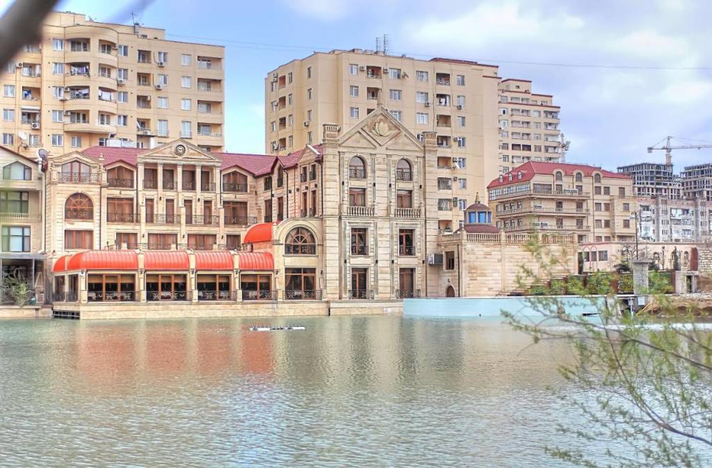 The Lake Palace Baku 5*