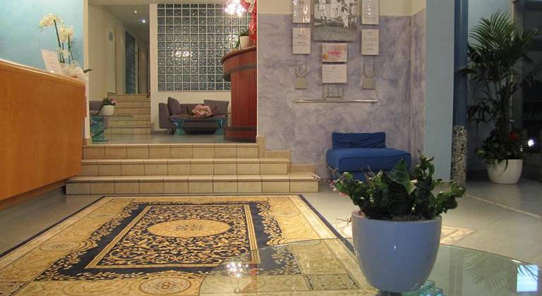 Royal Hotel