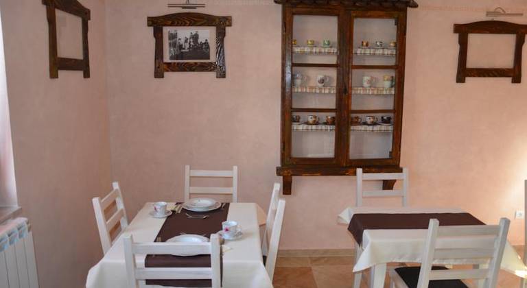 Rooms and Apartments Mirovic