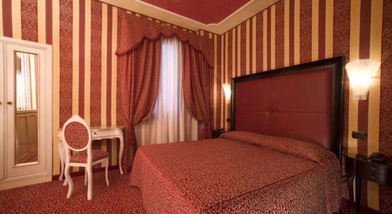 Alcyone Hotel