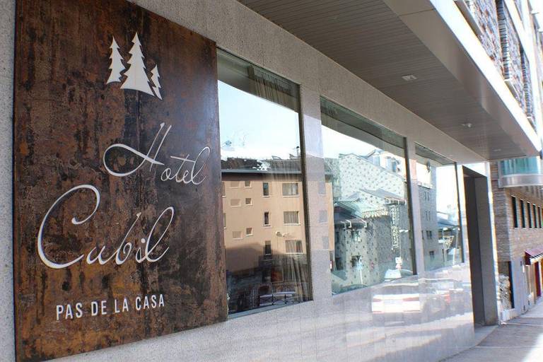 Cubil Hotel