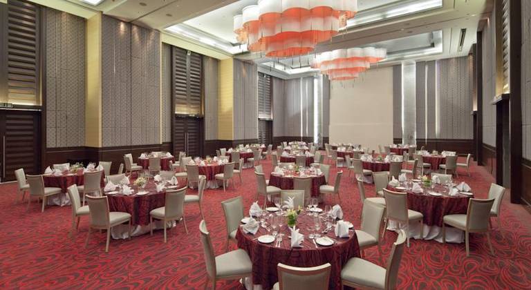 Holiday Inn Mumbai International Airport