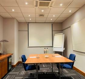 Holiday Inn High Wycombe M40 в Бакингемшире