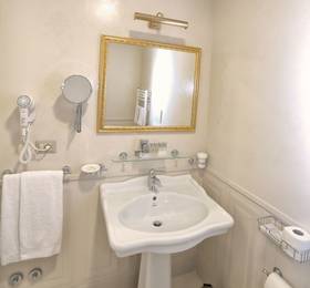 128 Frattina House в Риме