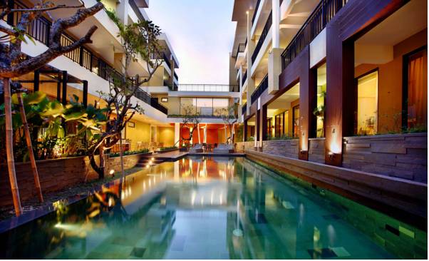 100 Sunset 2 Hotel