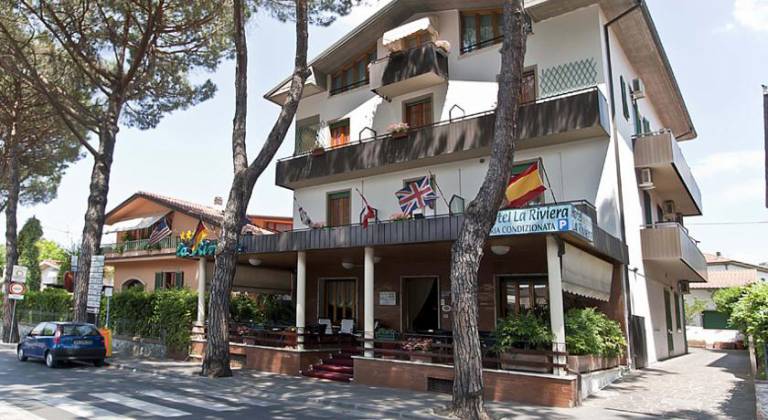 La Riviera Hotel